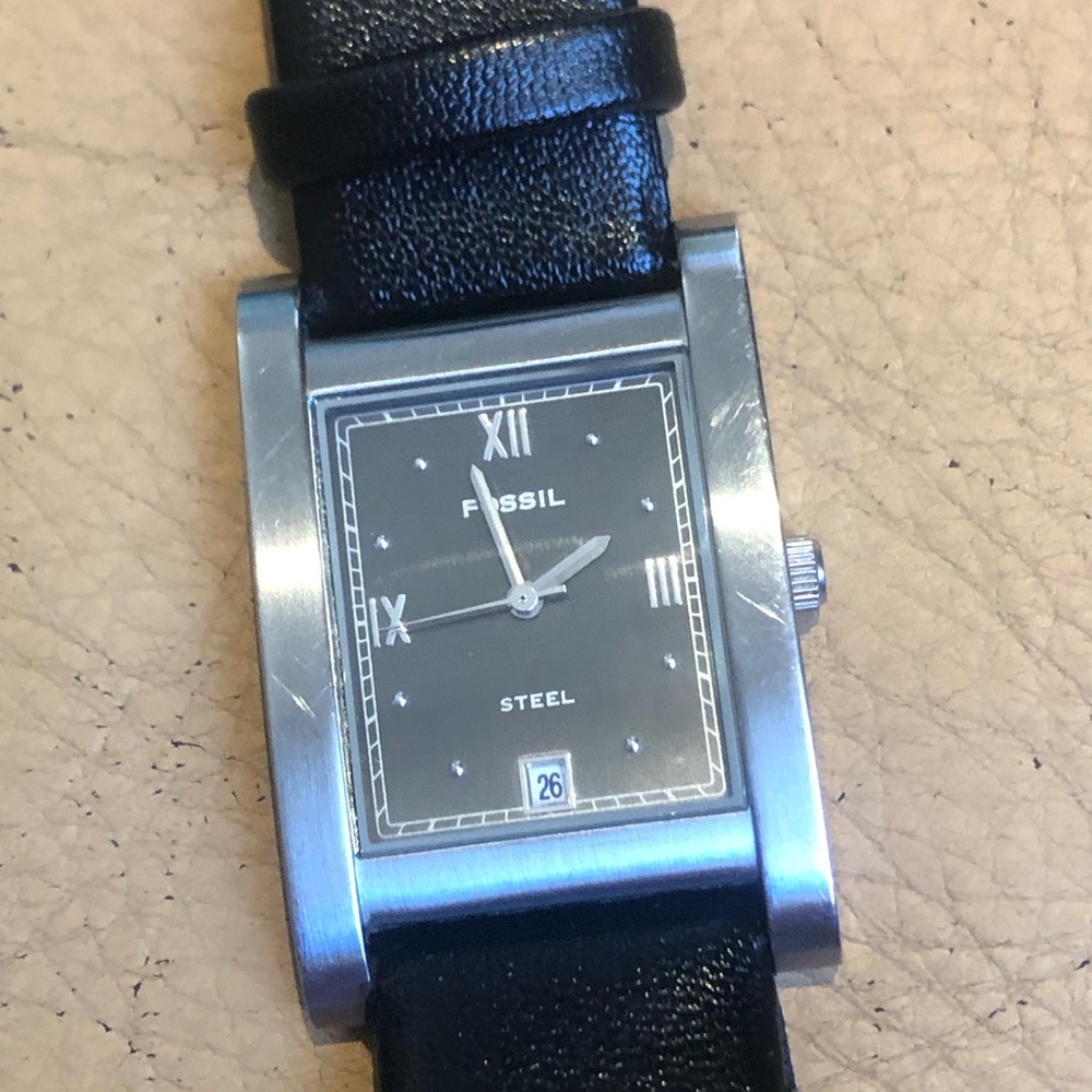 Fossil Watch Good Working Condition - image 7